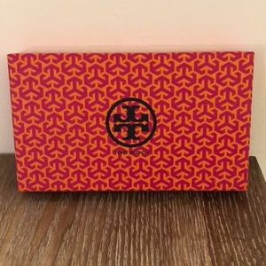 Tory Burch wallet box